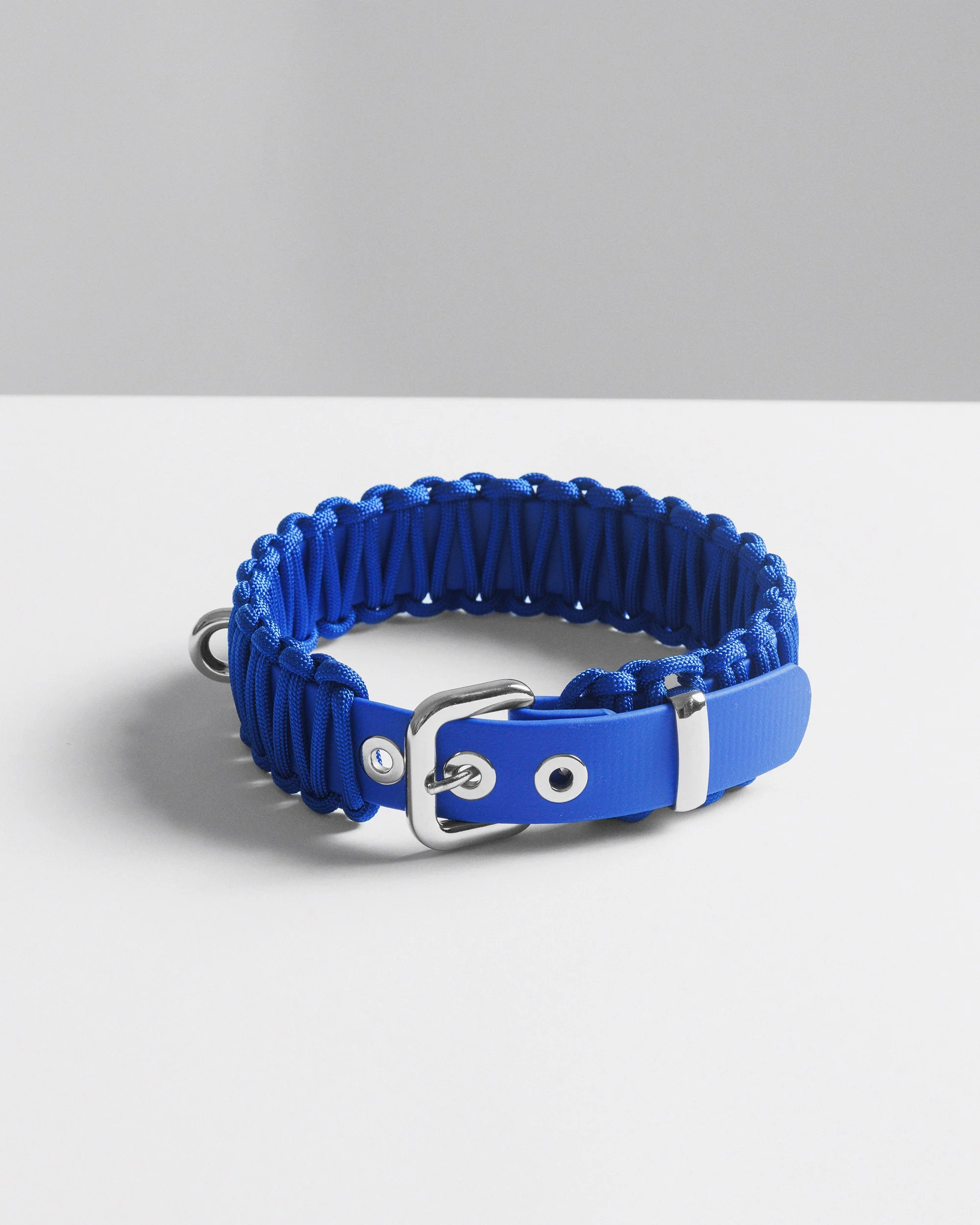 LEASHES AND COLLARS — VALKA KUKUR Modern sophsticated leashes and